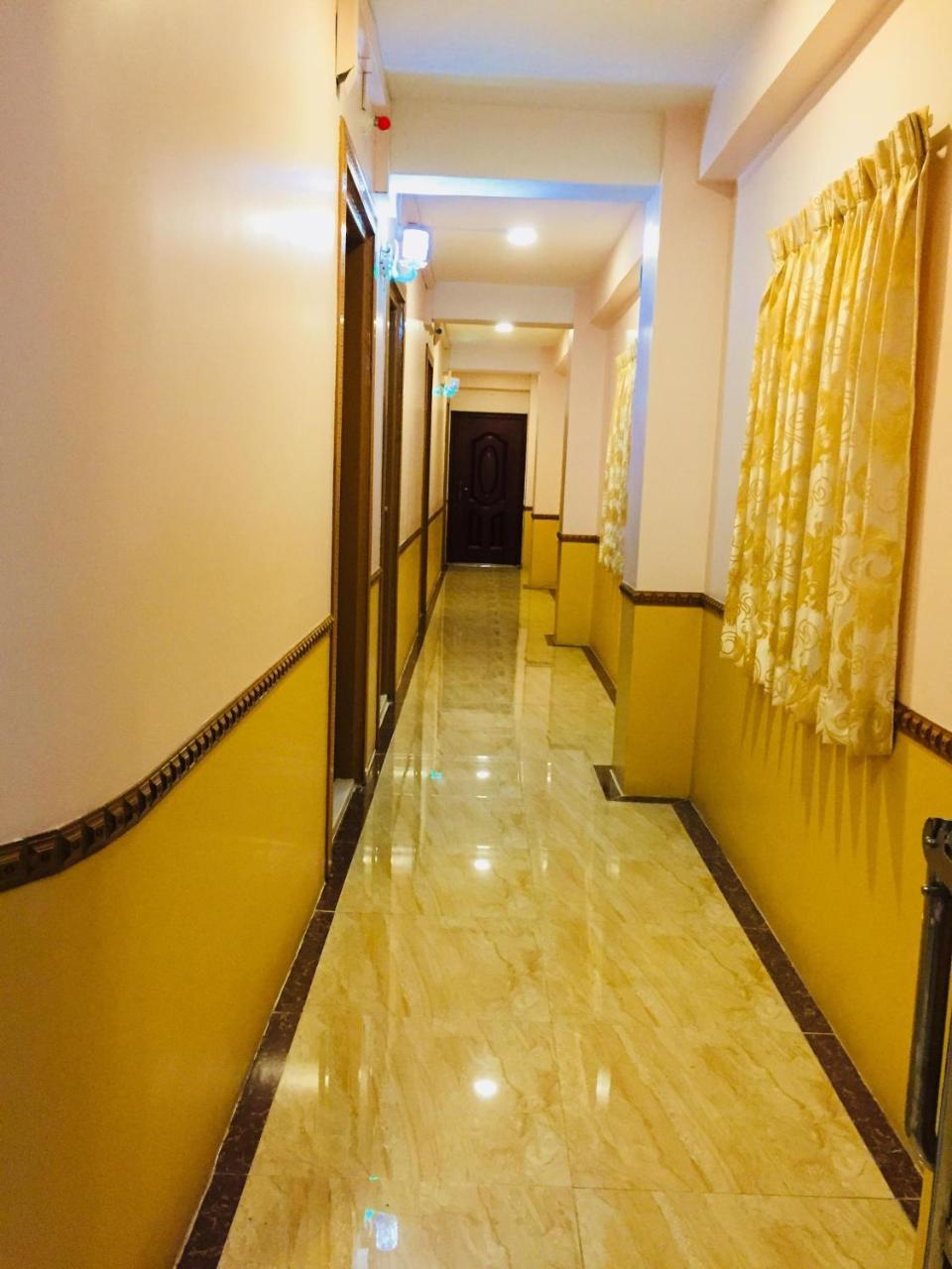 C & Y Hotel Янгон Екстер'єр фото