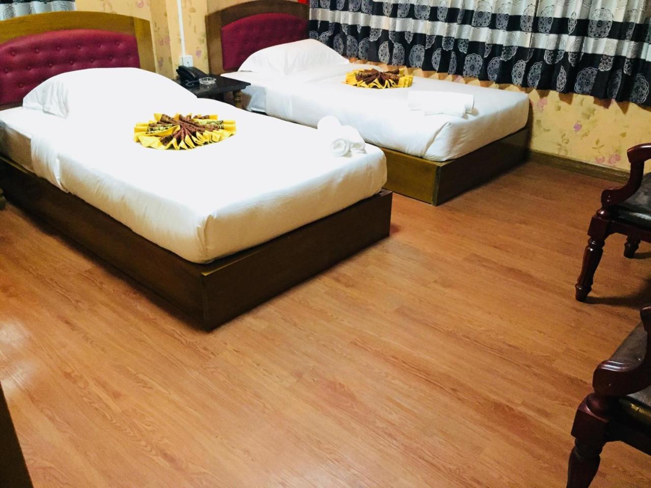 C & Y Hotel Янгон Екстер'єр фото