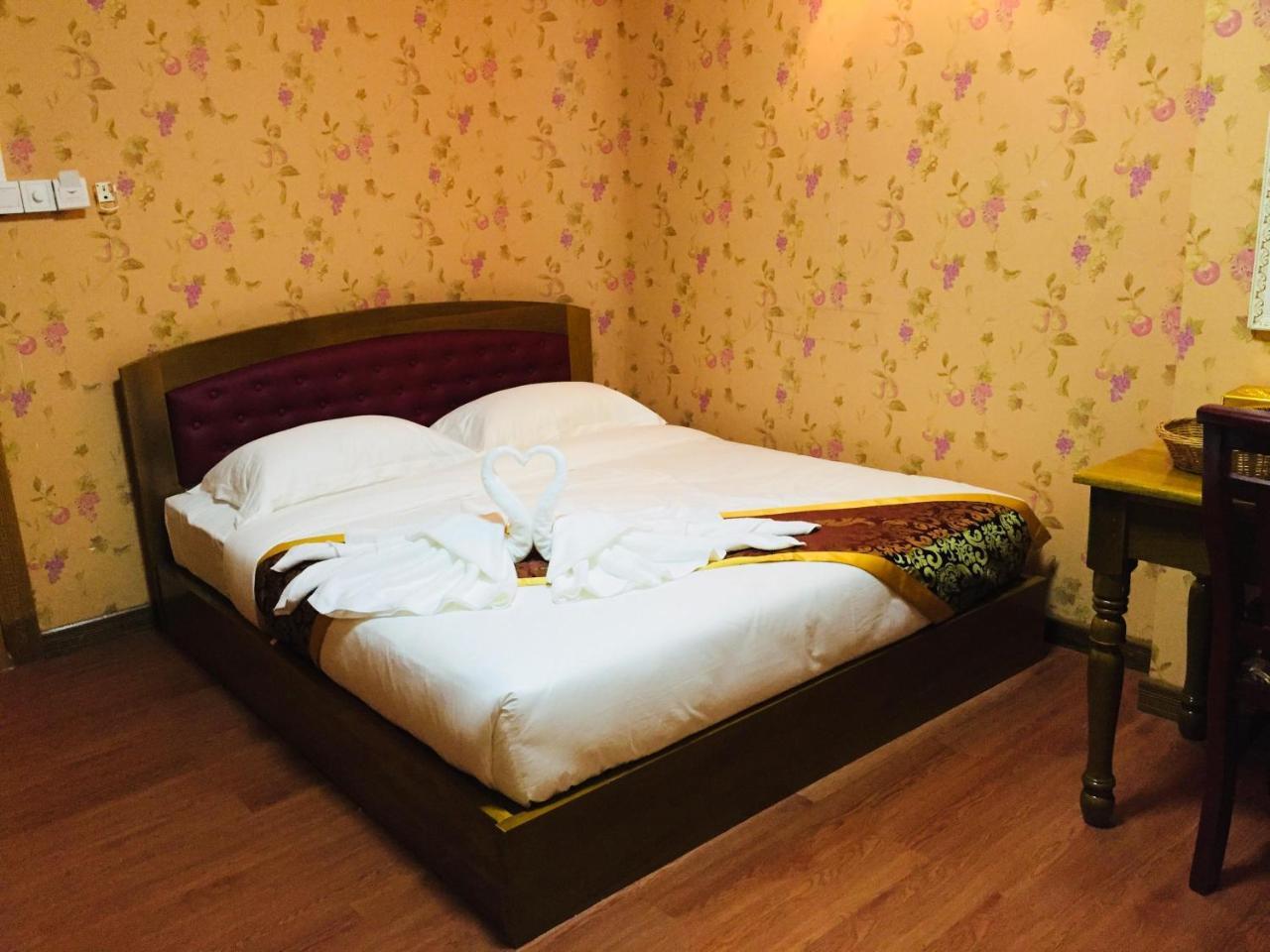 C & Y Hotel Янгон Екстер'єр фото