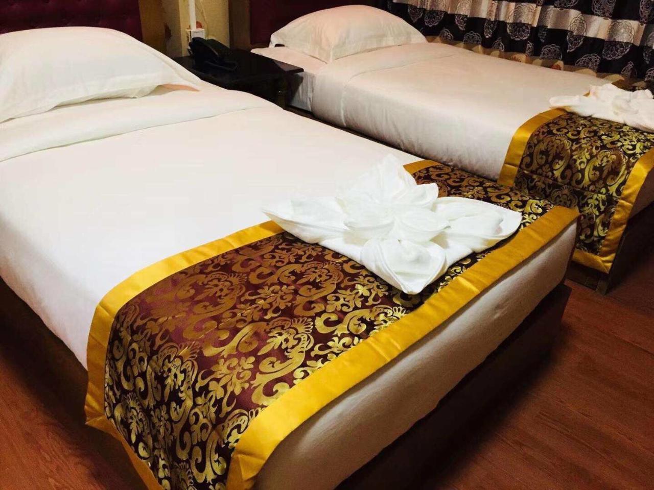 C & Y Hotel Янгон Екстер'єр фото