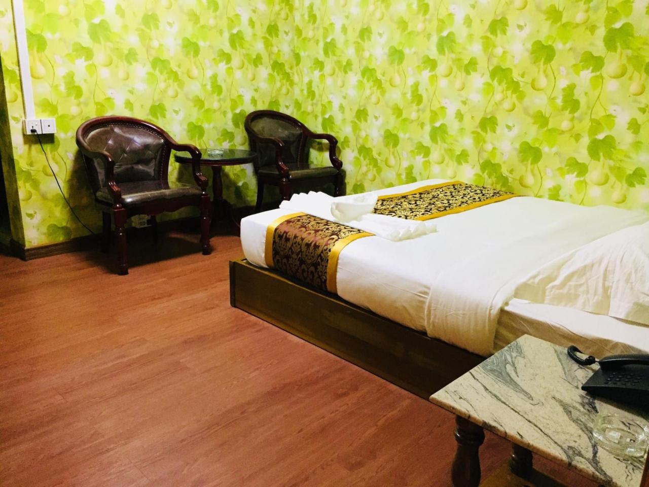 C & Y Hotel Янгон Екстер'єр фото