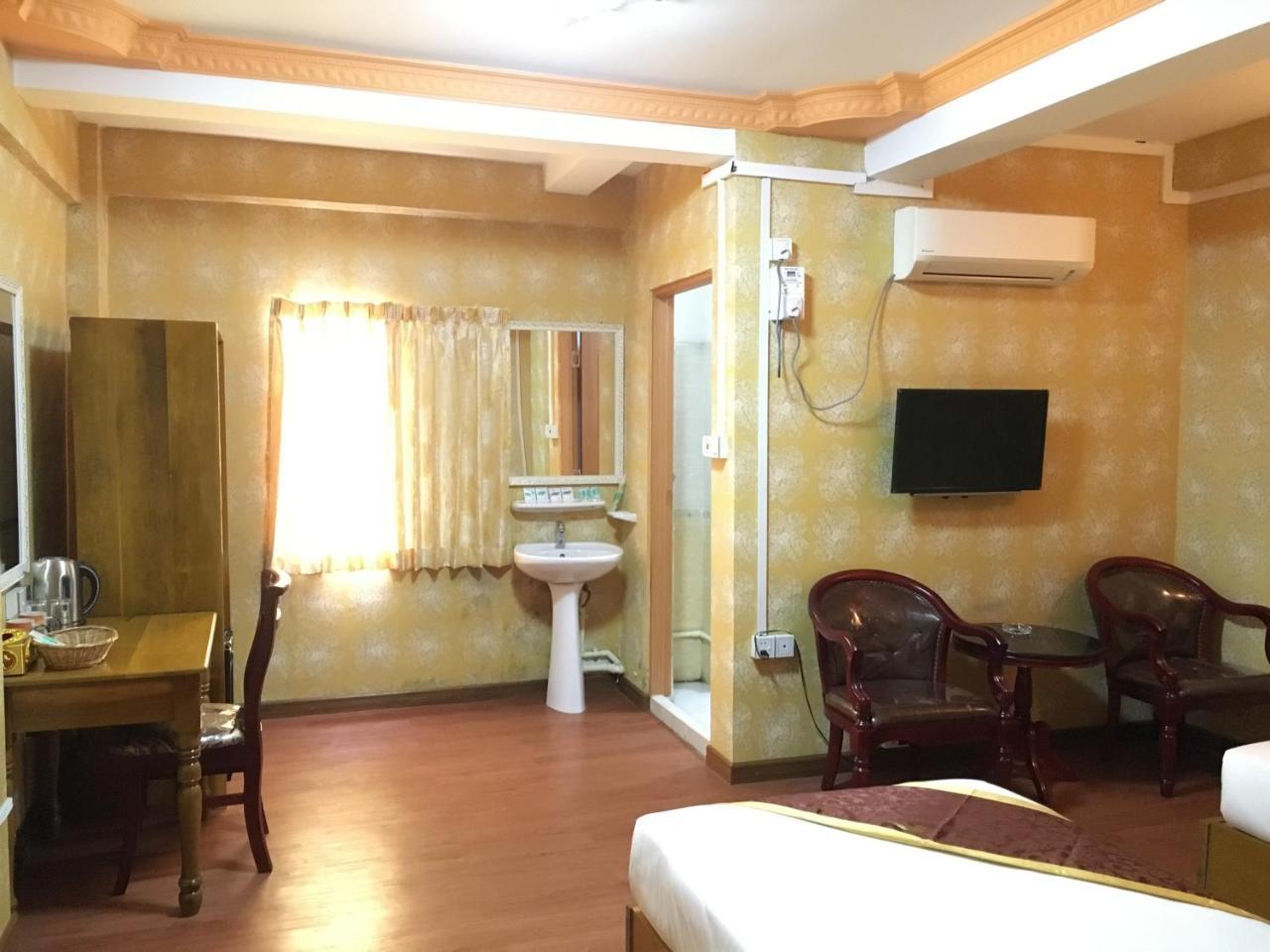 C & Y Hotel Янгон Екстер'єр фото